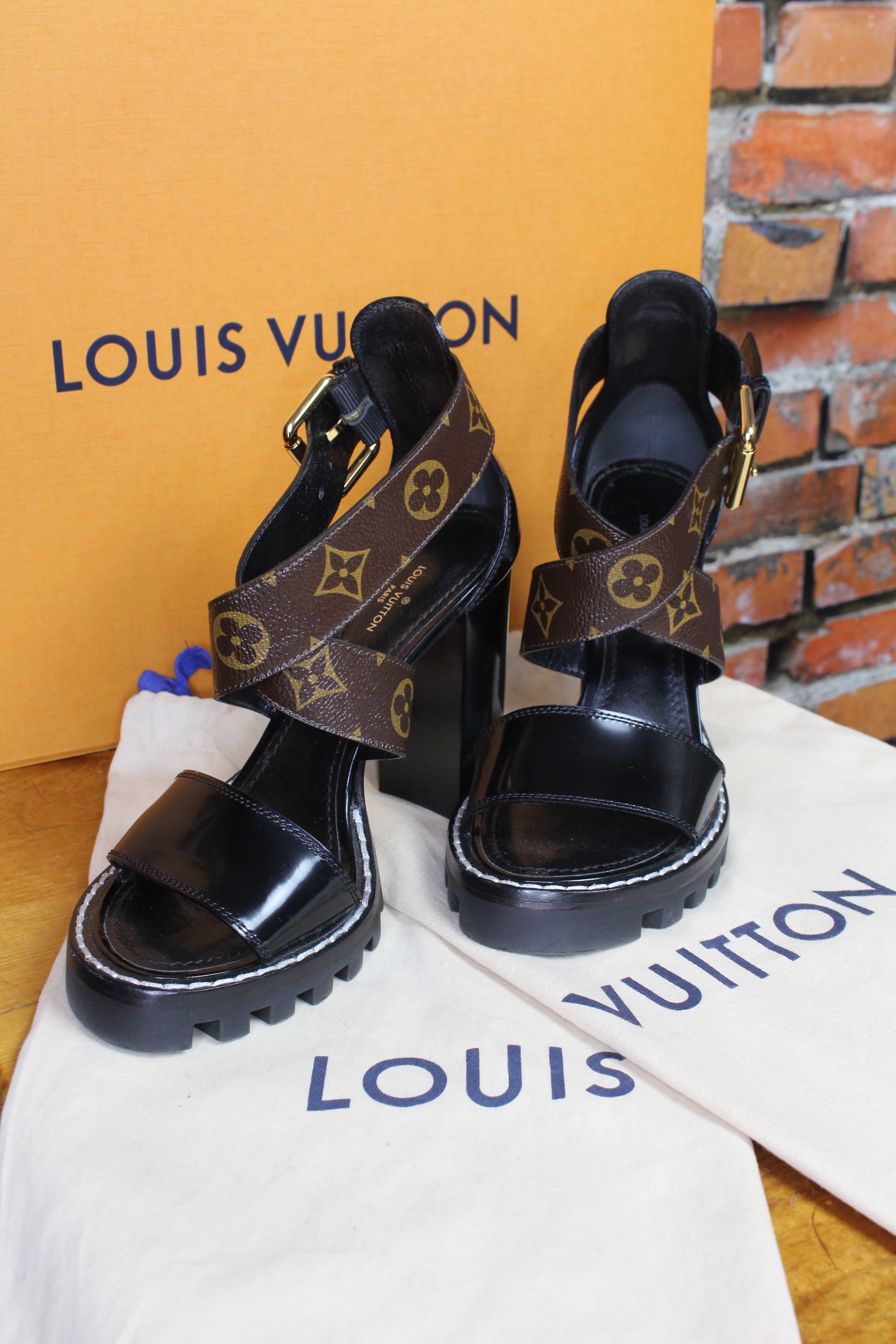 Louis vuitton cheap star trail sandal