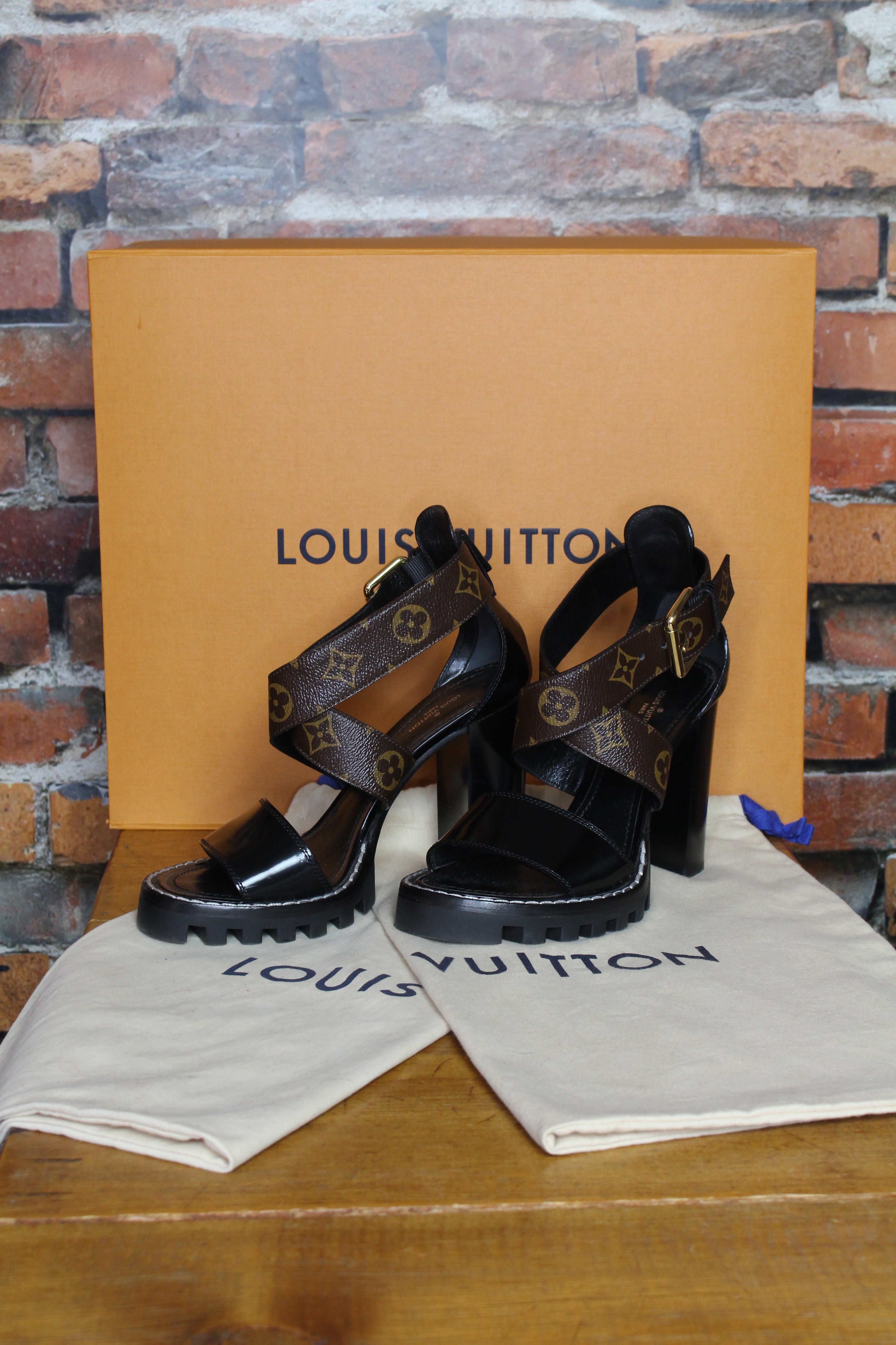 Star trail sandal louis vuitton hot sale